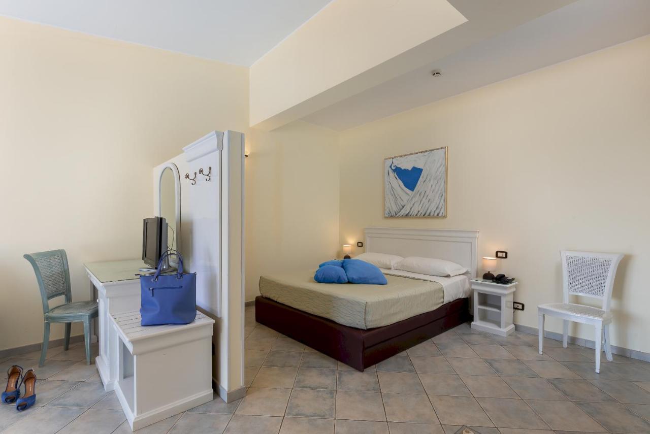 Hotel Riviera San Vito Lo Capo Dış mekan fotoğraf
